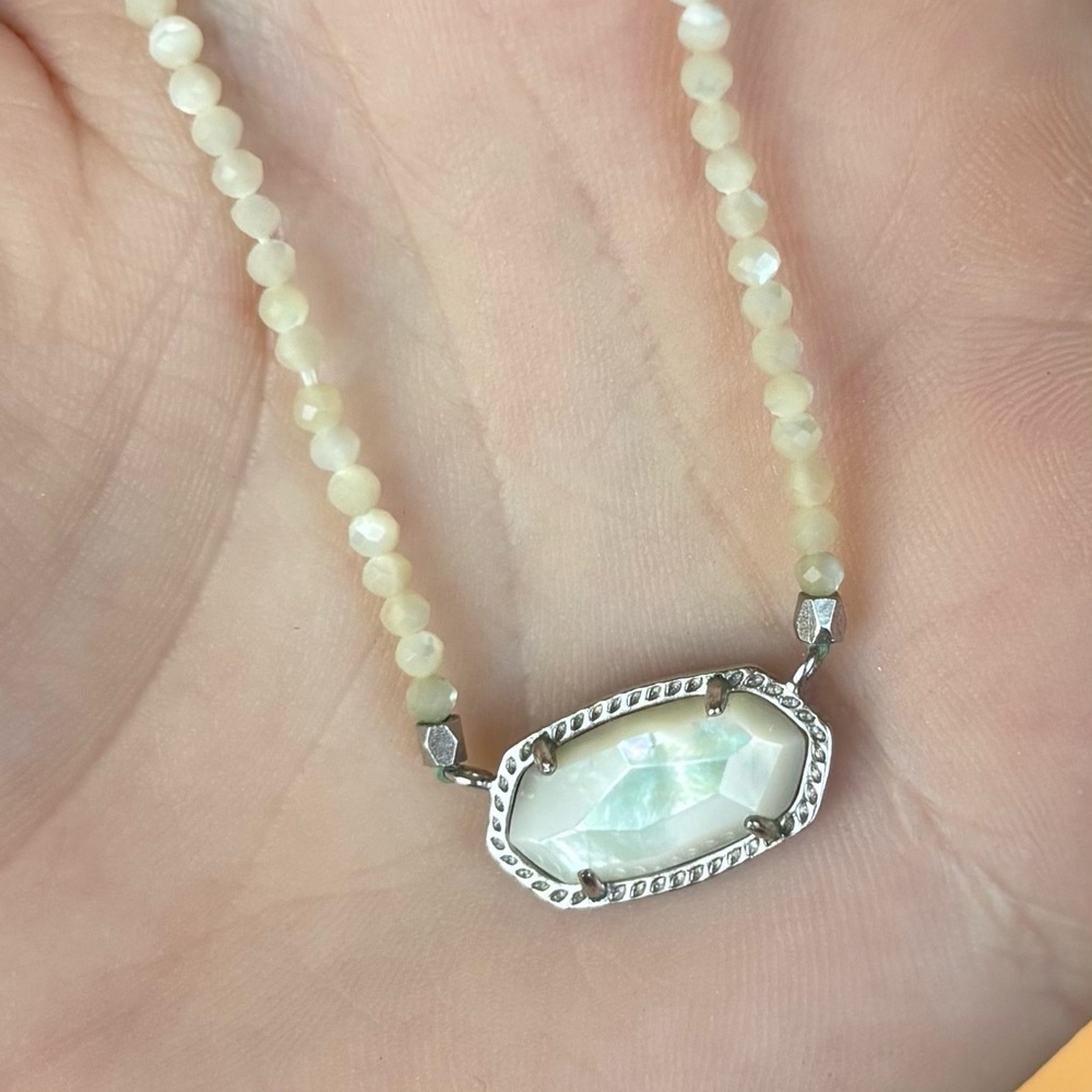 Kendra Scott Elegant Cream Beaded Necklace with Silver Accents